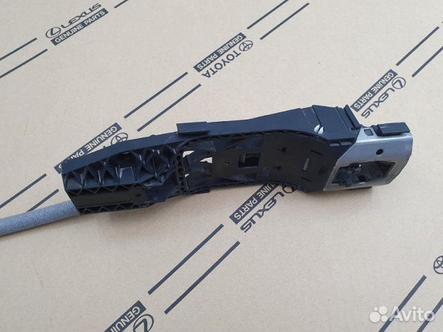 Кронштейн ручки двери передний левый Volkswagen