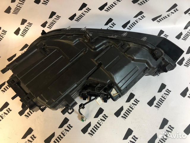 Фара правая Volkswagen Touareg 2 NF 2011-2014