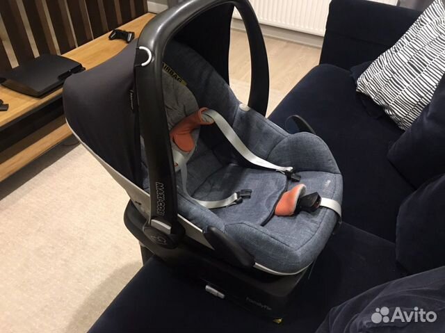 Авто кресло Maxi Cosy Pebble с базой isofix