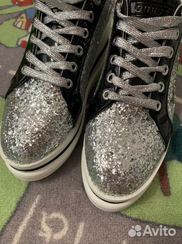 Сникеры на танкетке новые Guess