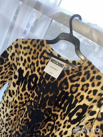 Футболка moschino