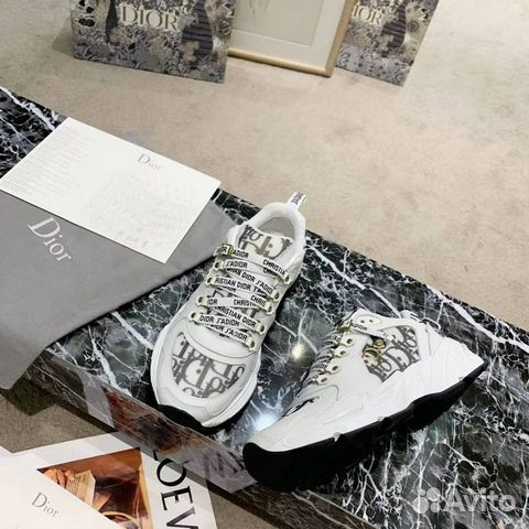 Летние кроссовки Dior2020