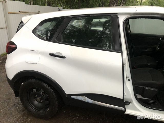 Renault Kaptur 1.6 CVT, 2018, битый, 40 000 км Renault Kaptur 1.6 CVT, 2018, битый, 40 000 км