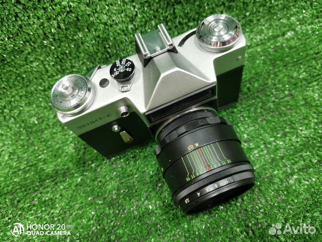 Фотоаппарат Зенит Е с объективом Helios 44-2 Фотоаппарат Зенит Е с объективом Helios 44-2