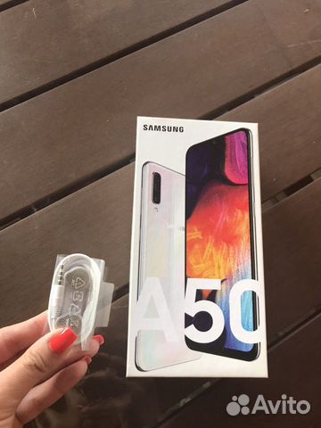 Телефон Samsung А50 128Gb Телефон Samsung А50 128Gb