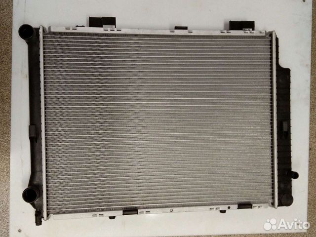 Радиатор охлаждения Мерседес-Бенц