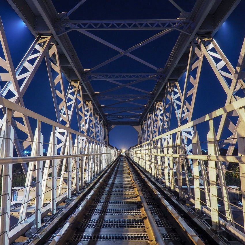 Работа на эстакаде. Ремонт мостового перехода. Работа в мосты и дороги. Монтажник по монтажу стальных и железобетонных конструкций. Мост констракшн.