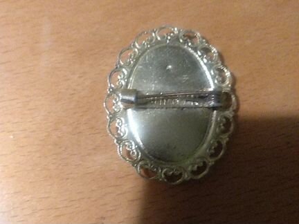 Шкатулка Яско. С брошью Камея