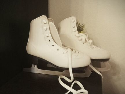 Коньки фигурные 35 размер