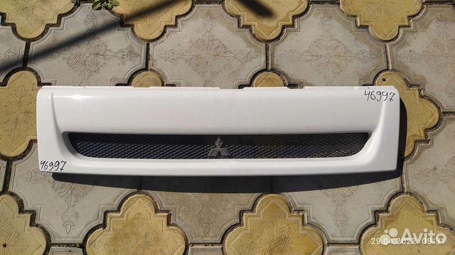 Решетка радиатора H81W MM801361