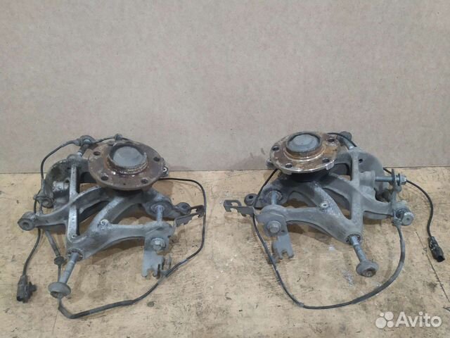 Кулак задний ступица левый правый Peugeot 407 пежо