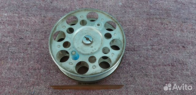 Катушка спиннинговая скр 120 средины 20 века