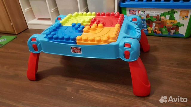 Стол для конструирования Mega bloks