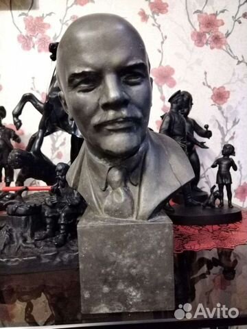 Бюст Ленина