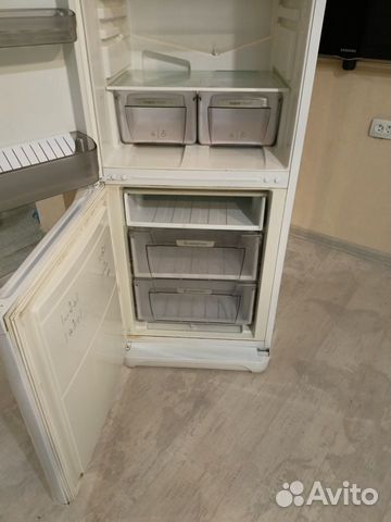 Холодильник Хотпоинт Аристон