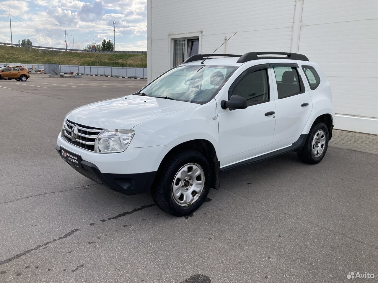 Renault duster коричневый. Рено дастер 2л 2012. Рено дастер 2022 белый. Renault duster, 2013 г. Дастер 2 поколения.
