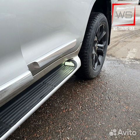 Пороги с подсветкой Toyota Land Cruiser 200 R663