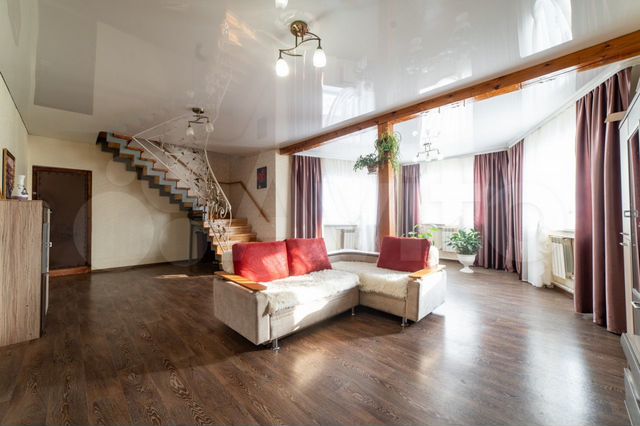 Дом 176 м² на участке 10 сот.