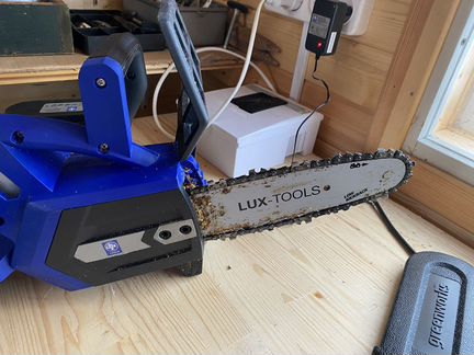 Аккумуляторная цепная пила