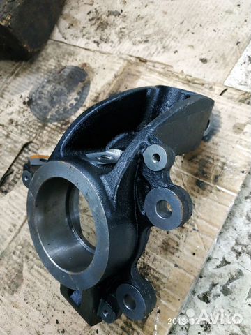 Продам правый поворотный кулак форд фокус.Мазда3