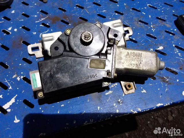 Моторчик люка Toyota LC100 Lexus LX470