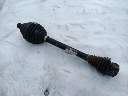 Привод левый (полуось) Skoda Octavia A7