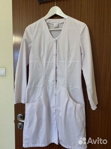 Элегантный медицинский халат