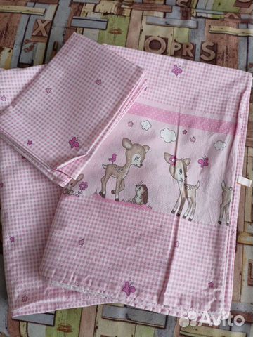 Постельное белье (2 комплекта) и одеяло в кроватку