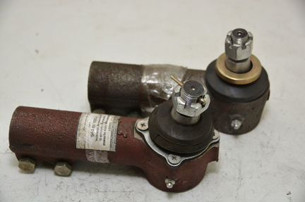 Наконечник тяги рулевой трапеции правый в сборе