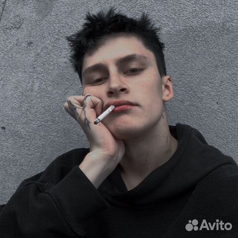 Официант, помощник бармена