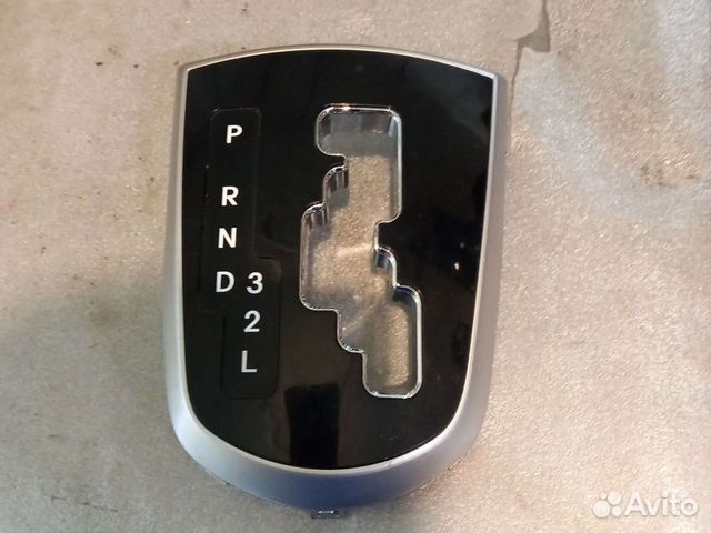 Накладка кулисы АКПП Hyundai Solaris 1