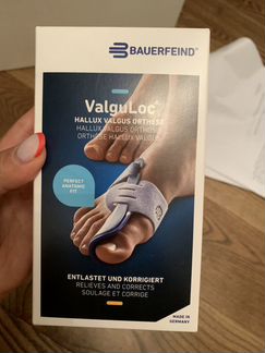 Ортез правый на пальчик и обувь