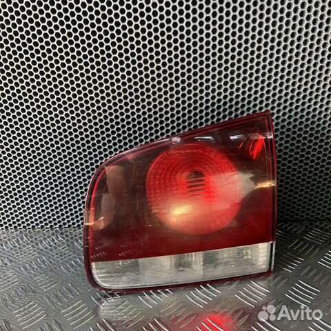 Фонарь задний внутренний правый Volkswagen Touareg