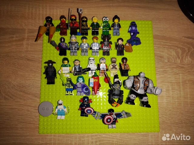 Lego minifigures по разным темам