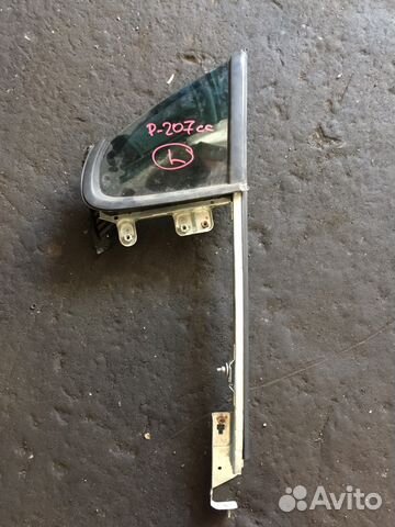 Форточка левая Пежо 207сс