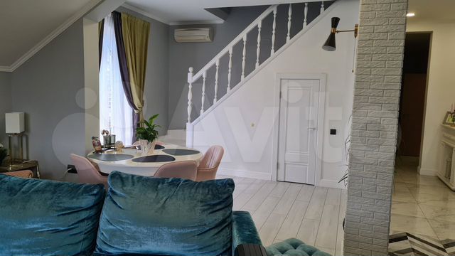 4-к. квартира, 170 м², 8/8 эт.