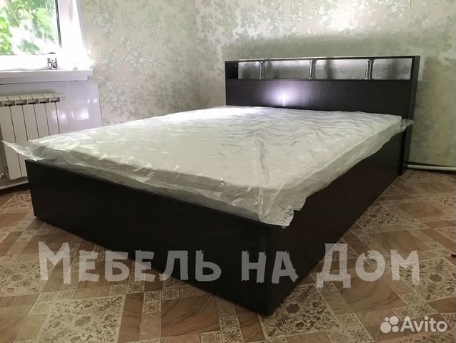 Кровать с матрасом