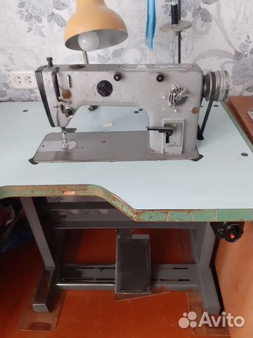 Промышленная швейная машинка и оверлок