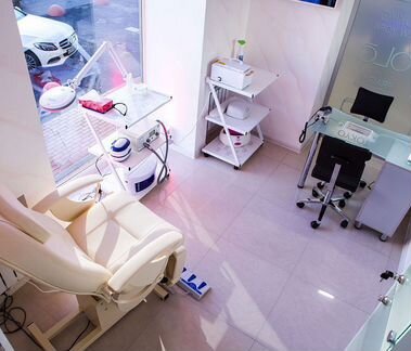 Мастер маникюра-педикюра