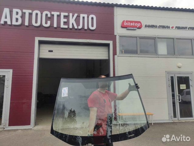 Заднее стекло Шкода Рапид