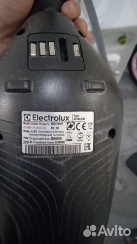 Вертикальный пылесос Electrolux ручной