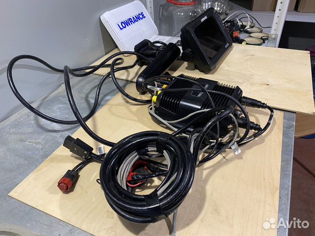 Эхолот карплоттер Lowrance HDS 9 Carbon