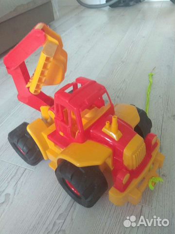 Трактор большой 48 см