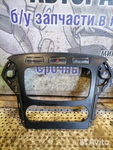 Рамка центральная в торпедо Ford Mondeo 4