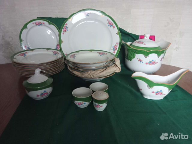 Набор столовой посуды новый