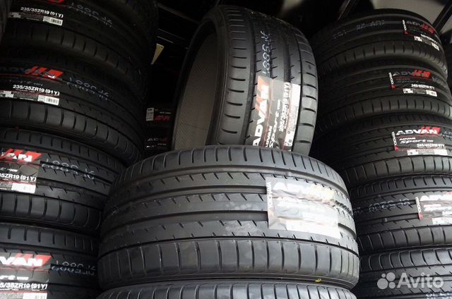 Yokohama Advan Sport V107C 325/40 R22 и 285/45 R22 114Y