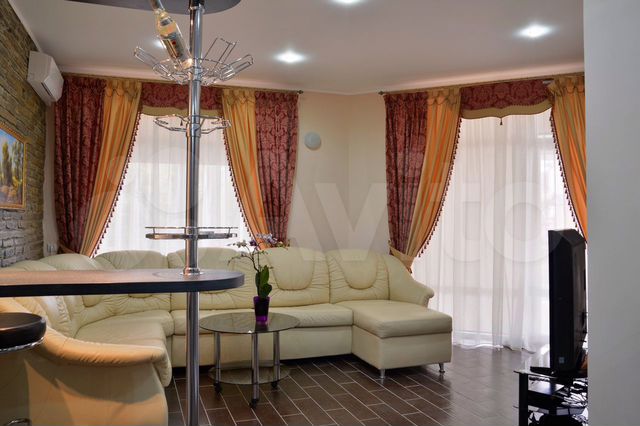 2-к. апартаменты, 70 м², 1/3 эт.