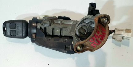 Замок зажигания Toyota Avensis T220