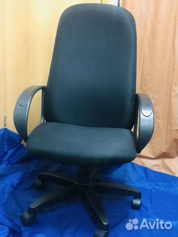 Офисное кресло руководителя