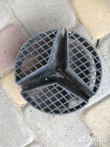 Опора эмблемы решетки радиатора Mercedes W204